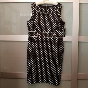 TAHARI by Arthur S. Levine's "Melinda" size 16